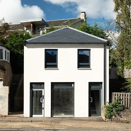 Stunning Upper In The City! Daire