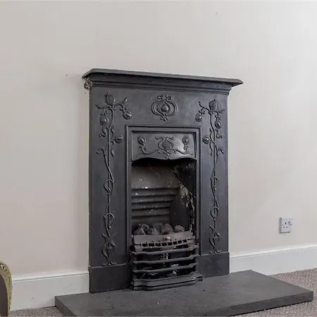 3 Bedrooms Flat In New Town , Lothian Road