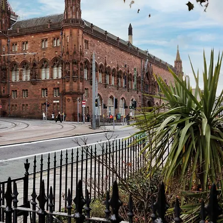 New Town מלון 4*