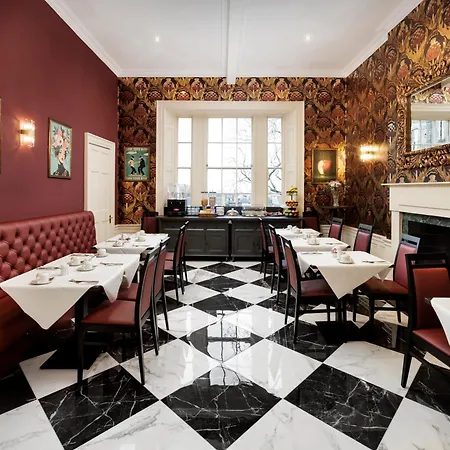 New Town מלון 4*