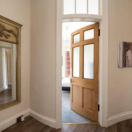 Windsor Street Apartament