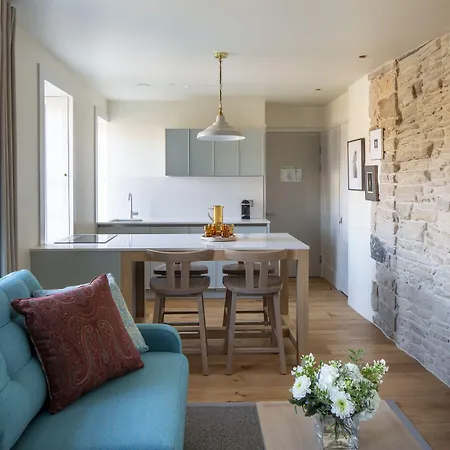 Abbey Apartments, At Holyrood Aparthotel Edinburgh