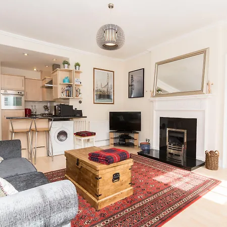 Luxury New Town 1 Bed Apartment *