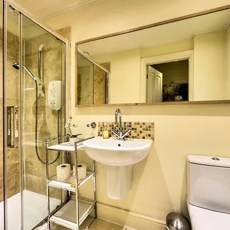 Joivy Amazing Location! Lovely Rose St In New Town Апартаменты