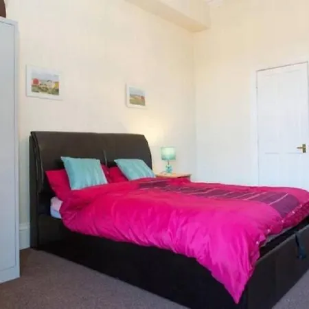 Lauriston Roomz