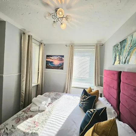 Craigietinny Road Apartment- 3 Beds * 爱丁堡