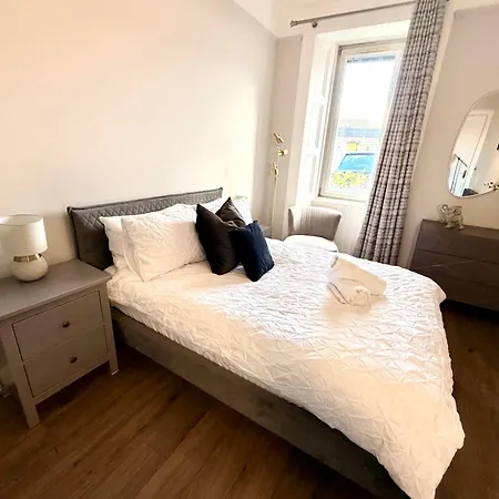 Immanuel House - Modern Luxury Victorian 1872 - Free Parking & Superfast Fibre Optic Wifi * Edinburg