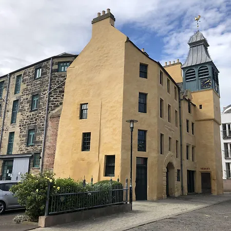 Remarkable 2 Bed In Appartement