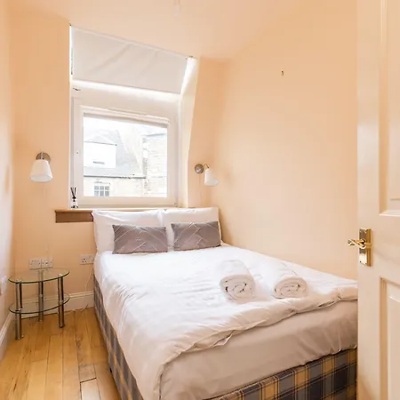 Amazing Castle View Lägenhet Edinburg