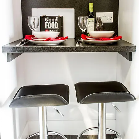 Ξενοδοχείο με διαμερίσματα Yugo Explore - Arran House