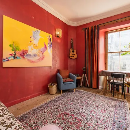 1 Bed - 10 Min Walk To Castle Rum i privatbostad