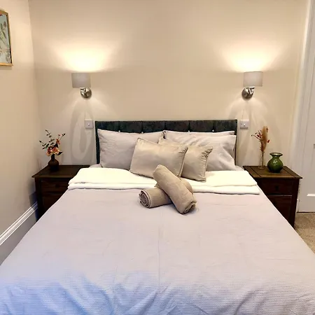 Georgian Luxury - Fast Broadband Wifi - Parking Available