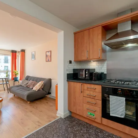 Modern 2-bdr Flat In - Pass The Keys