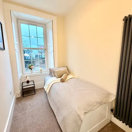 Georgian Luxury - Fast Broadband Wifi - Parking Available