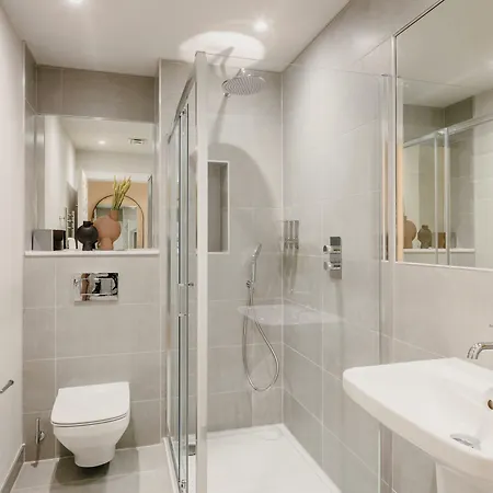 33 Castle Terrace 4* Edinburg