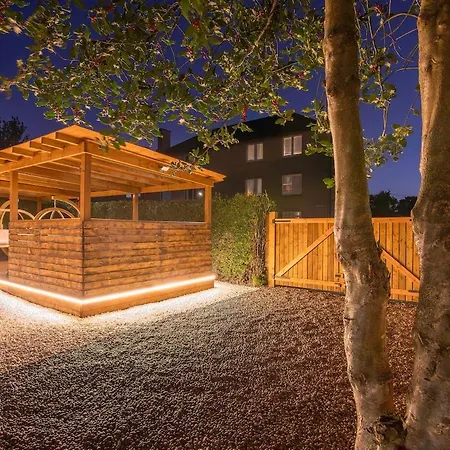 Private Hot Tub - Garden Terrace - Free Parking - Zen & Bubbles Διαμέρισμα Εδιμβούργο