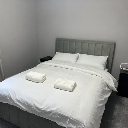 3 Bedroom Centre אדינבורו