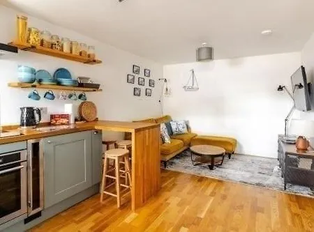 Cozy Next To Newhaven Harbour