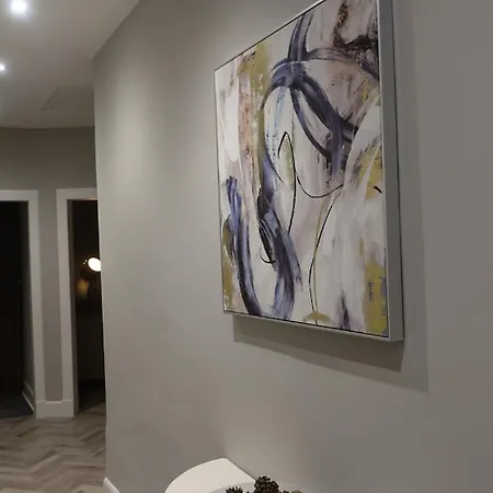 One - New To Market Apartment Edinburgh