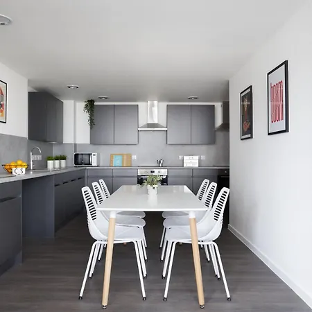 For Students Only Westfield In Appartement