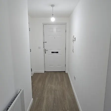 Stylish 2-bed Flat With Open-plan Living Parking Edinburgh