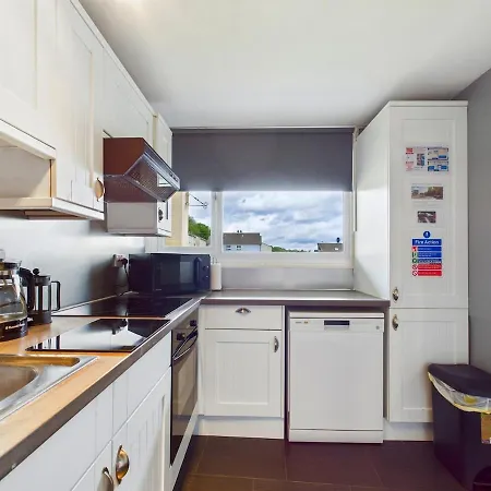 City-centre - Holyrood * Edinburgh