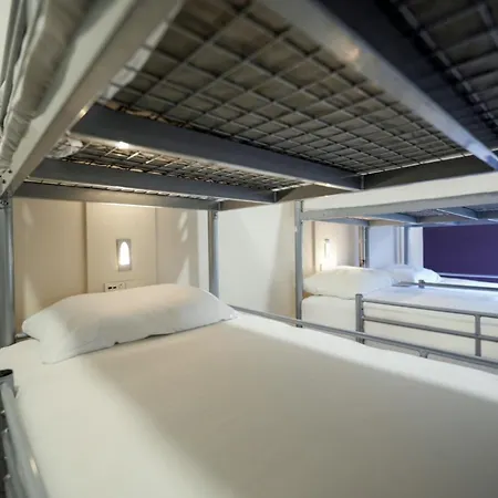 Revolver 旅馆 爱丁堡