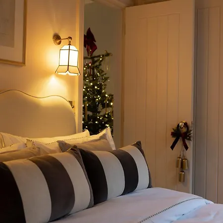 Luxury Mews In The Heart Of New Town Edinburgh