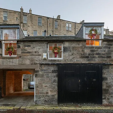 Luxury Mews In The Heart Of New Town Prázdninový dům *