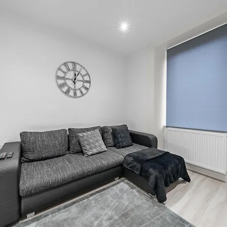 Upper Grove 2 Bedroom - * Edinburgh