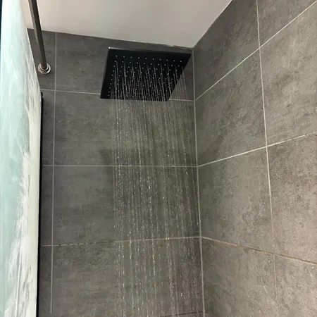 Heavenly Pad Retreat 300m To With Fast Links To Centre