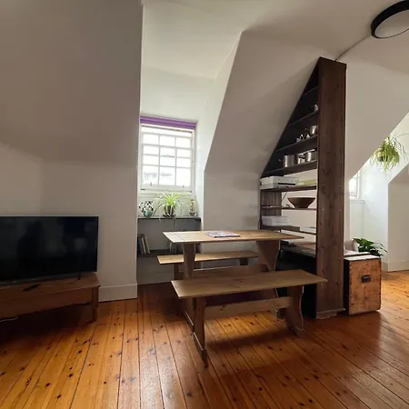Light & Stylish Loft In Heart Of The Old Town *
