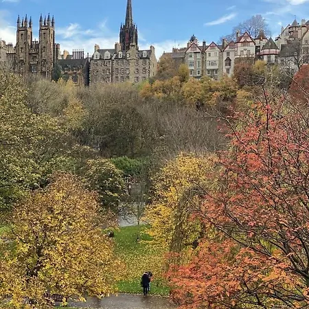 Appartamento The Gardners In Centre With Parking Edimburgo
