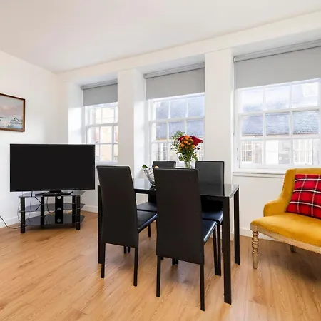 Lägenhet 2-bedroom Old Town On Royal Mile Edinburg