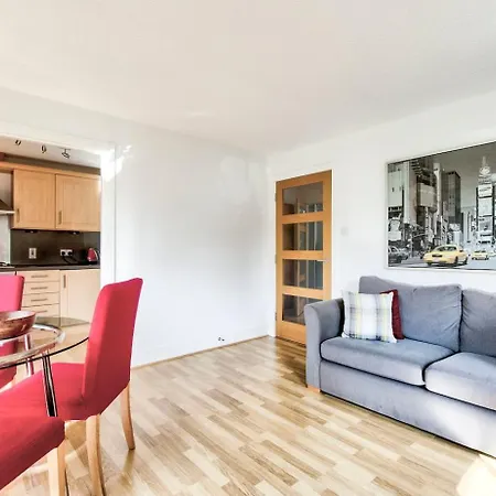 Bright & Modern Flat * Edimburgo