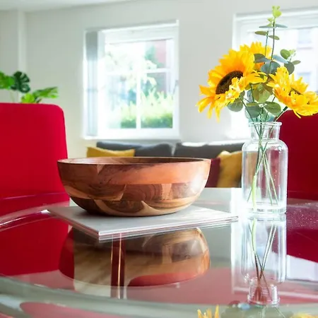 Bright & Modern Flat