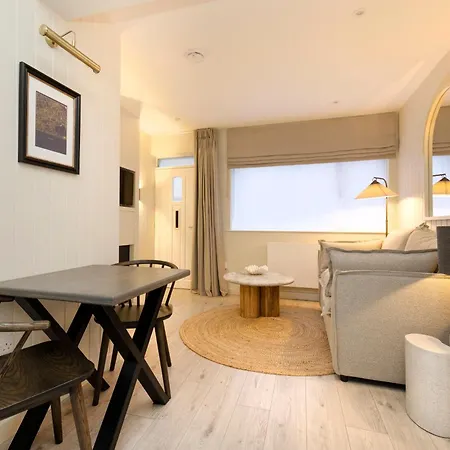 Apartment Argyl - Old Town Mews With Parking Edinburgh