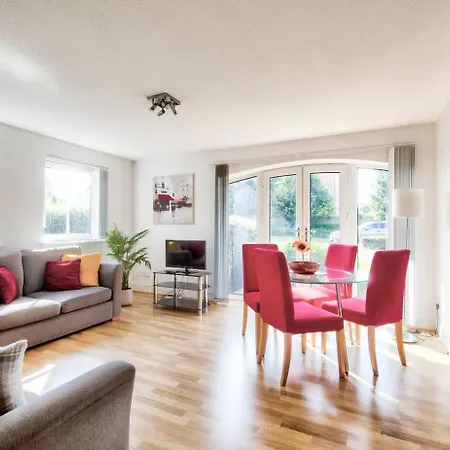 Bright & Modern Flat