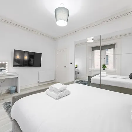 Upper Grove 2 Bedroom - Daire