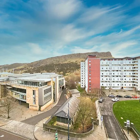 2-bedroom With Free Parking And Stunning Views * Edinburgh