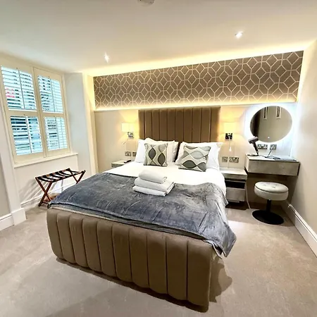 Ultra Modern, Stylish Next To Princes St شقة