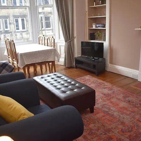East Claremont - Beautiful 2br In Apartment