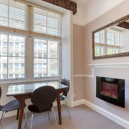 West Port - 2br In The Heart Of The Old Town Just Off The Grassmarket Daire Edinburgh
