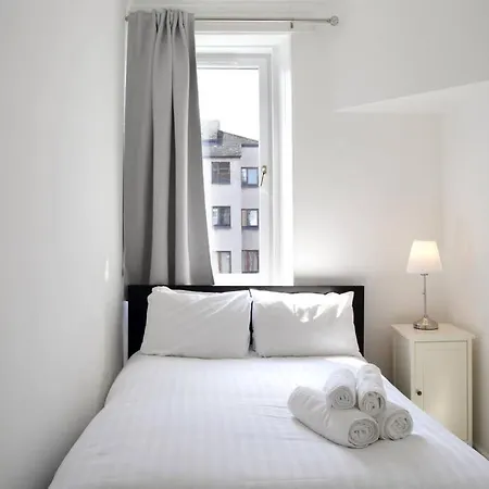 Beautiful Scandi-inspired One Bed In Stockbridge شقة