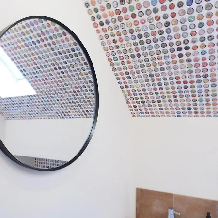 Bright & Airy Mezzanine Loft In - Flat 4, Elgin House Daire *