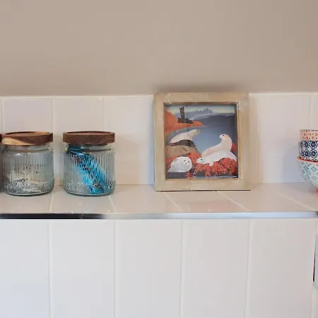 Bright & Airy Mezzanine Loft In - Flat 4, Elgin House Apartamento Edimburgo