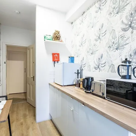 38 Bide Collective Guest house *