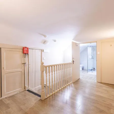 38 Bide Collective * Edinburgh