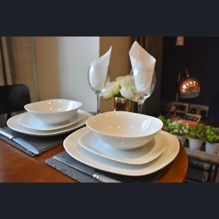 Morden 2 Bedroom In *