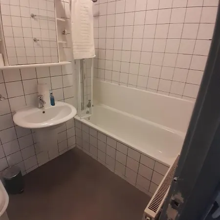 Lovely By Royal Mile Apartman *